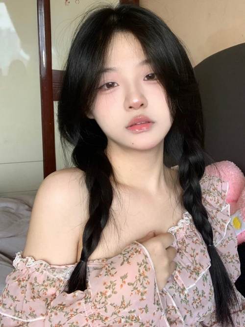 美女黄18以下禁看的相关介绍
