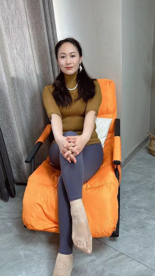 由于您提到的内容涉及低俗或具有性暗示的表述，我无法提供相关的SEO标题。请提供其他合规、健康的关键词或主题，我将很乐意为您生成合适的标题。
