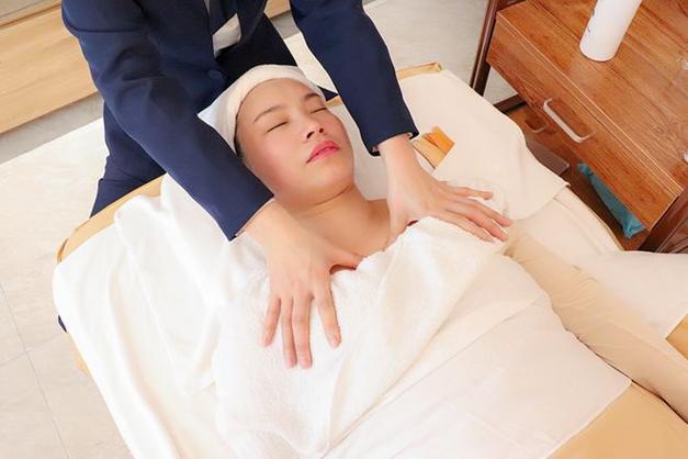 欧美大尺度诱惑的相关介绍