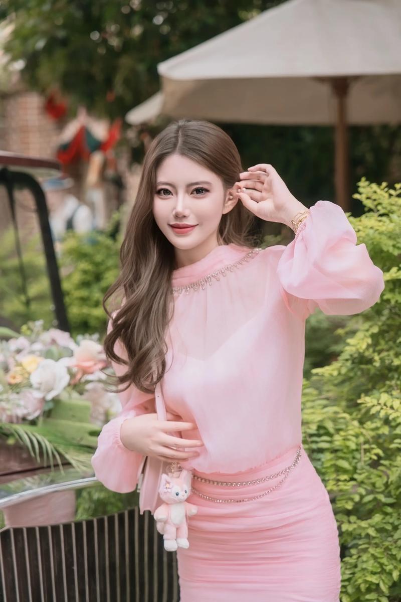 少妇激情一区二区的相关介绍