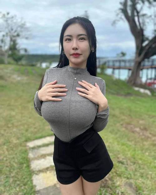 人妻搭讪自宅的相关介绍
