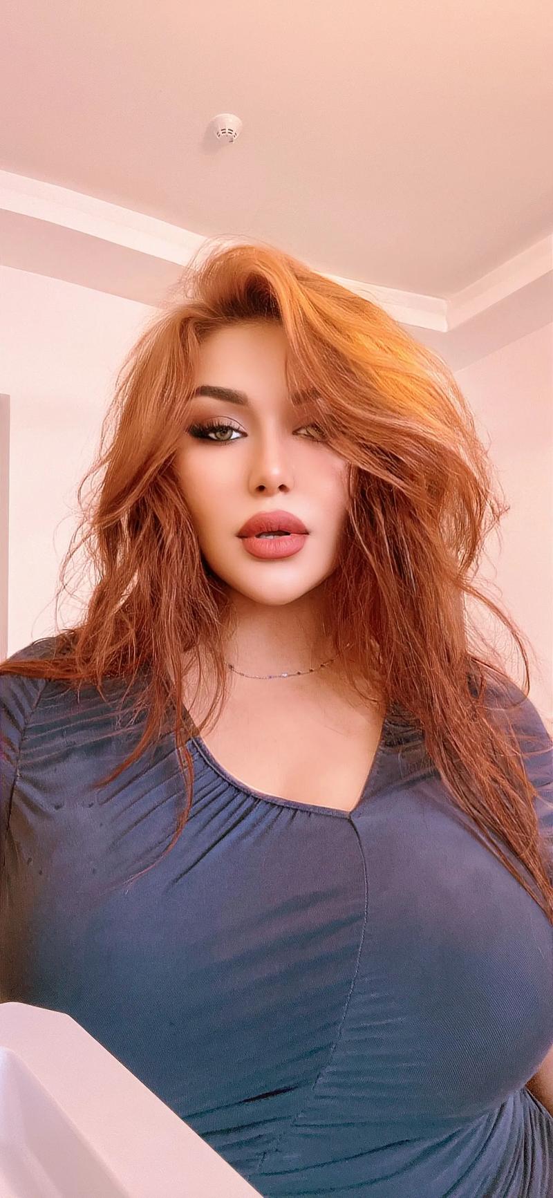 巨乳女秘书在线的相关介绍