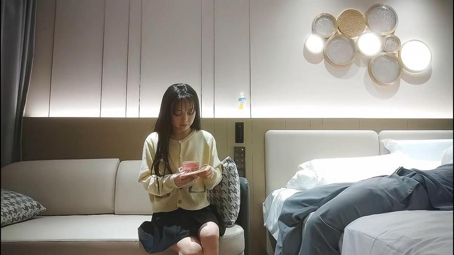 性感美女被男生狂插的动图的相关介绍
