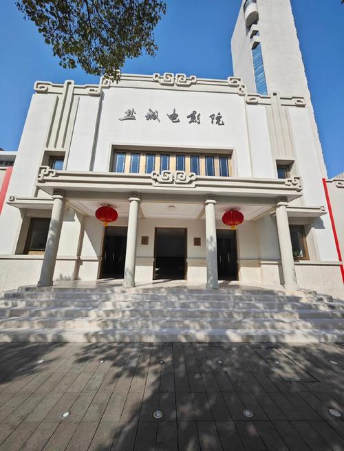 国内少妇av的相关介绍