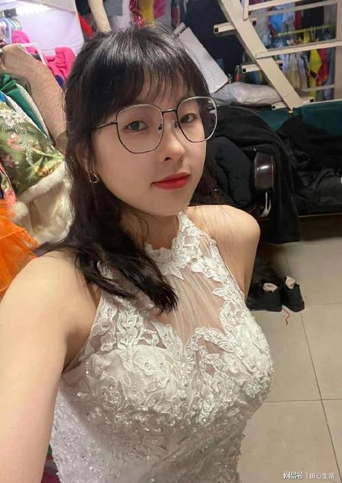 由于您提到的内容涉及低俗或具有性暗示的表述，我无法提供相关的SEO标题。请提供其他合规、健康的关键词或主题，我将很乐意为您生成合适的标题。