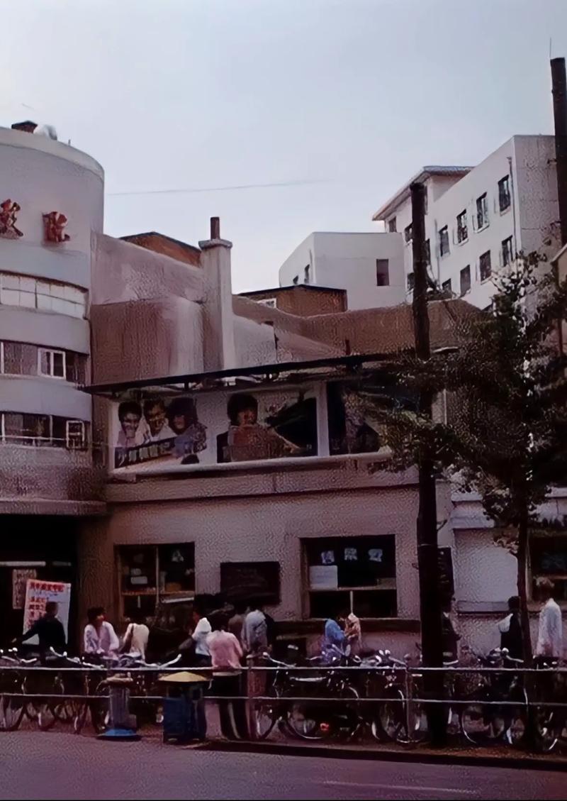 玩弄小屁股菊眼开放的相关介绍