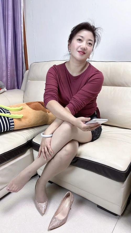 女生下体黄色分泌物增多的相关介绍