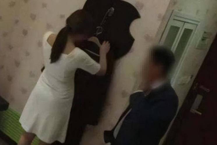 成人亚洲少妇的相关介绍