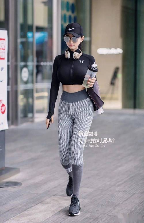 女性下面一直有黄脓分泌物的相关介绍