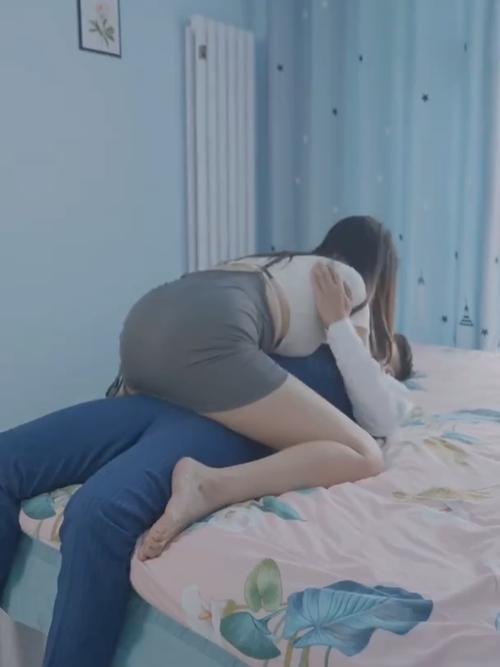 男生狂插美女的相关介绍