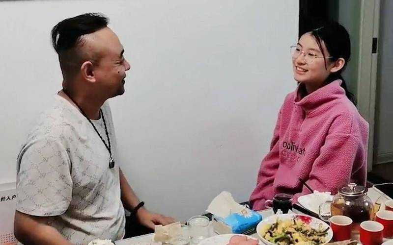女士内裤黄色分泌物正常吗的相关介绍
