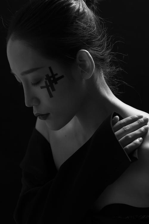 少妇人妻在线h的相关介绍