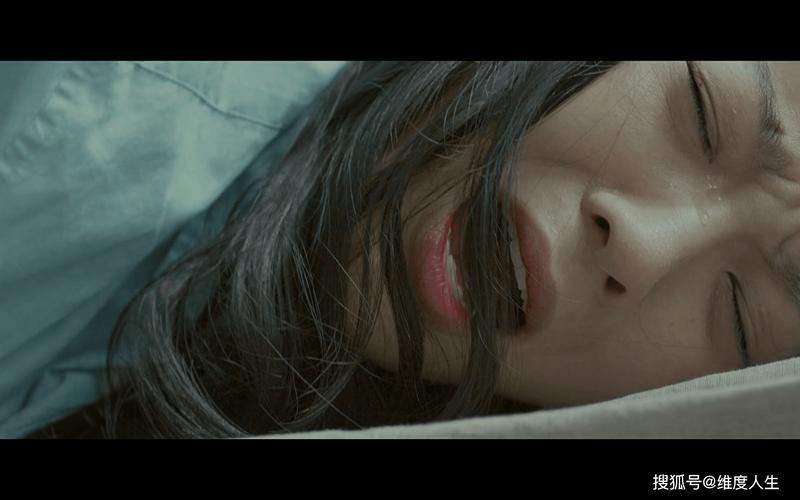 操哭美女的相关介绍