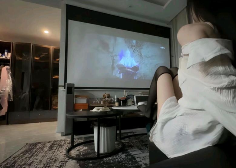 色18国产美女的相关介绍