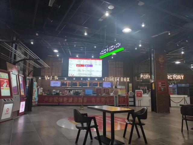 精品18久久久的相关介绍