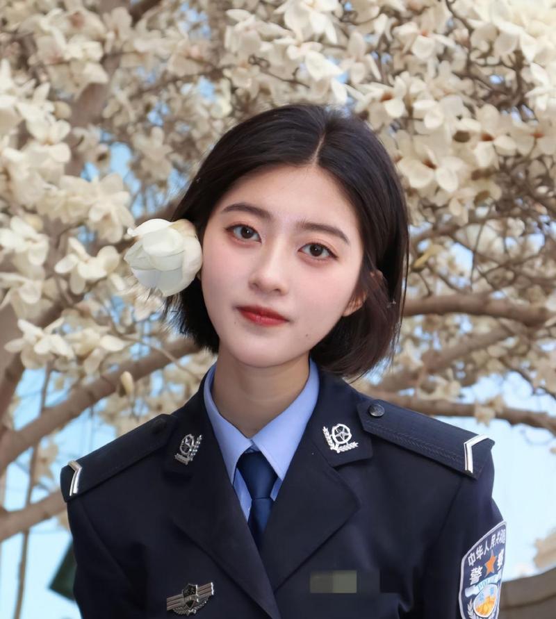 丰满少妇av一区二区三区的相关介绍