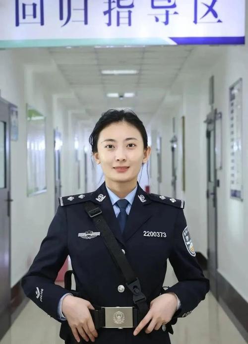 操哭美女视频的相关介绍