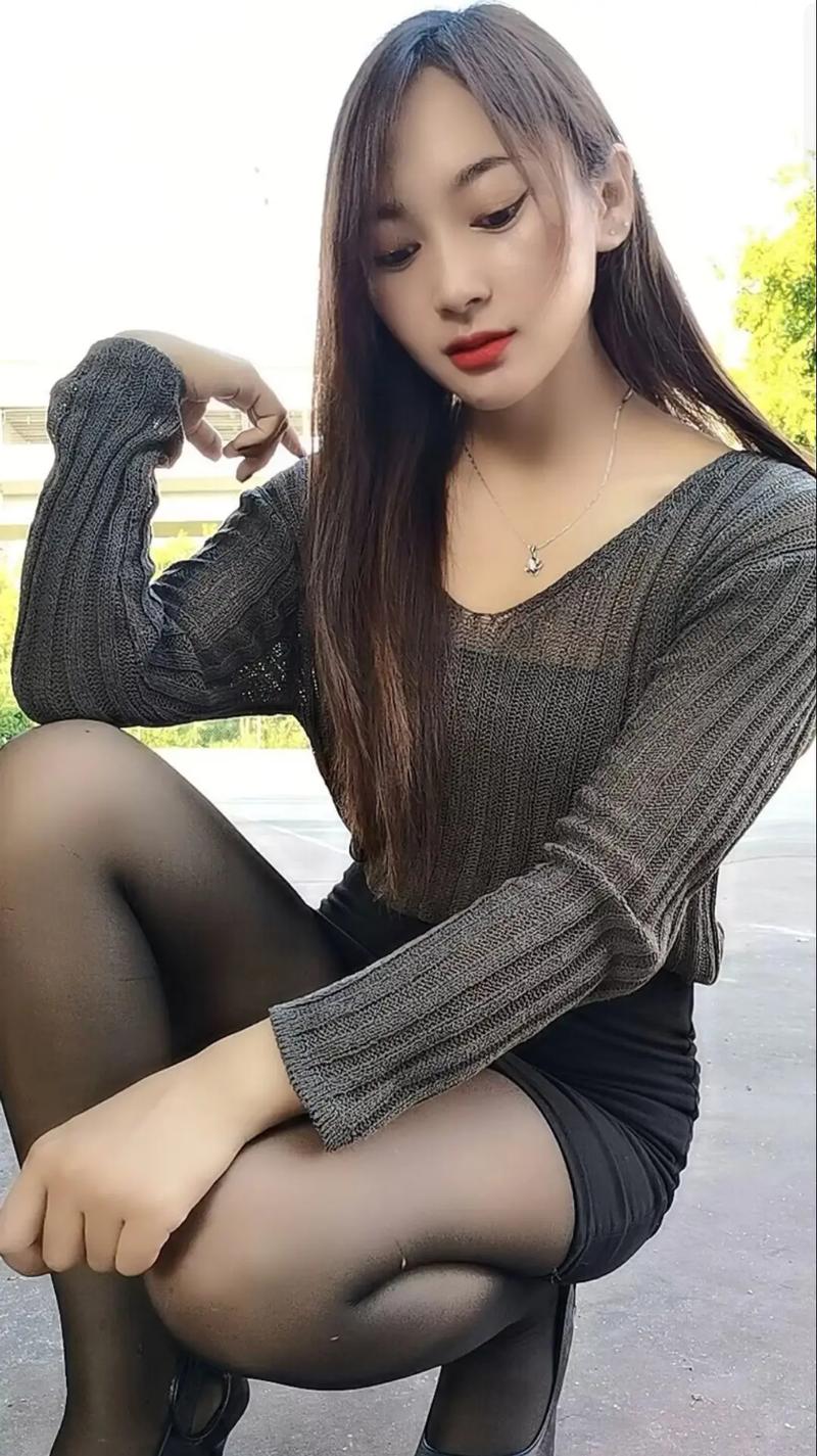 亚洲自由成熟少妇的独立生活美学与情感智慧|长尾关键词:熟龄女性自我成长、自由职业妈妈日常、亚洲中年女性时尚穿搭