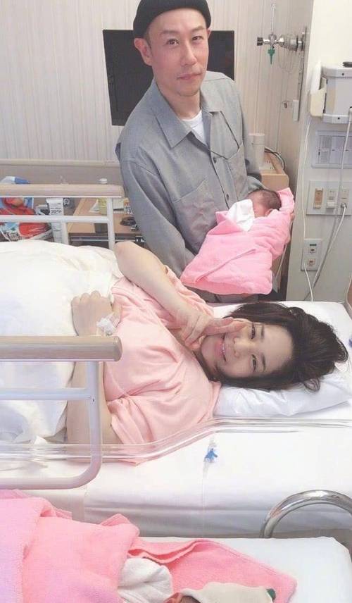 女生内裤前面有黄色分泌物的相关介绍